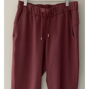 Lululemon On The Fly Jogger